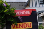 Immobilier : ils achètent un bien en ignorant le passé de leur voisin puis obtiennent 106 500 € en justice