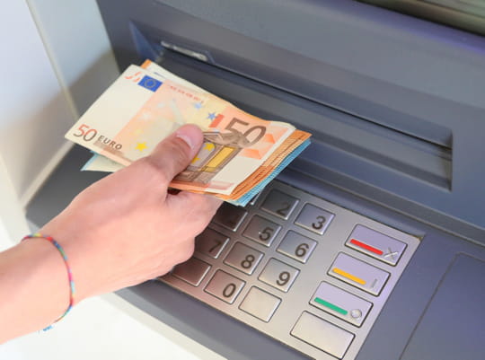 Banque&nbsp;: des millions de Fran&ccedil;ais doivent consulter leur compte bancaire ce 25&nbsp;juillet, une bonne surprise les attend