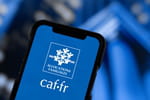 Caf : les Français à moins de 1700 € nets par mois ont désormais droit à une hausse importante de leurs aides